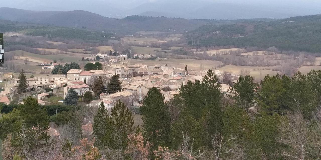 Auberge Le Lupin Blanc Revest-des-Brousses Exterior foto